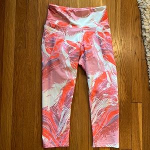 Old Navy Active cropped leggings- size M